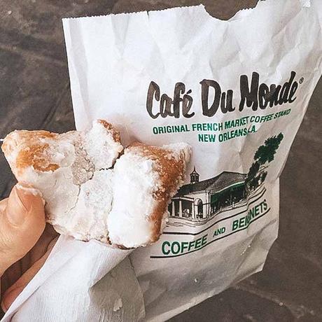 New-Orleans-Local-Foods_Cafe-Du-Monde-Beignet ▷ 10 alimentos locales para probar en Nueva Orleans