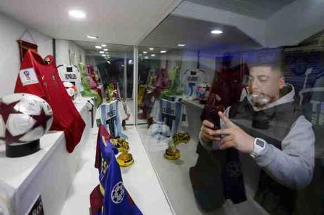 Éxito total en primera jornada del Tour y Museo: “Los Tesoros del Fútbol”