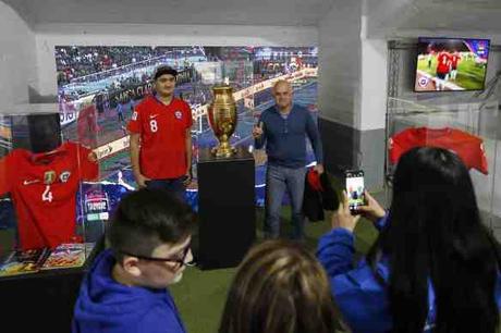 Éxito total en primera jornada del Tour y Museo: “Los Tesoros del Fútbol”