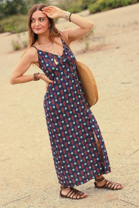 Con vestido largo de Sfera Con vestido largo de Sfera