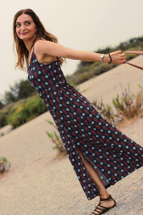 Con vestido largo de Sfera