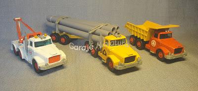 Tres camiones Scammell