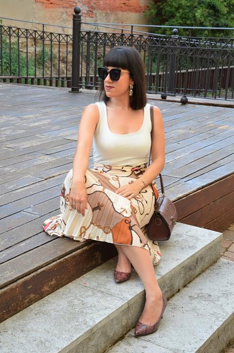 Falda anclas y gafas de Jupitoo.com