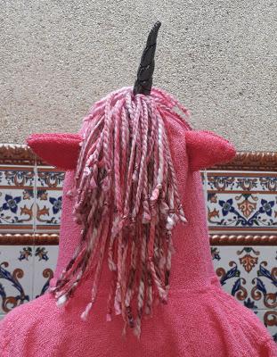 UN BONITO UNICORNIO UN BONITO UNICORNIO