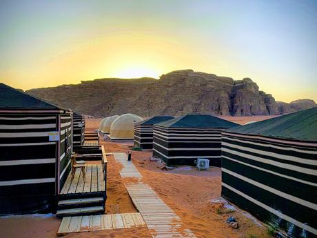 El sol se pone en el campamento de Sun City en Wadi Rum Viajes_Abuelohara_Jordania