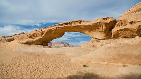 Giant Rock Bridge en Wadi Rum Viajes_Abuelohara_Jordania
