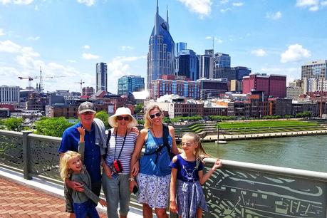 nashville-bridge ▷ Comenta 15 cosas increíbles para hacer en Nashville con niños (¡a las que también les encantan los adultos!) Por Las mejores cosas para hacer en familia si visitas Nashville - Las reflexiones aleatorias de Nicki