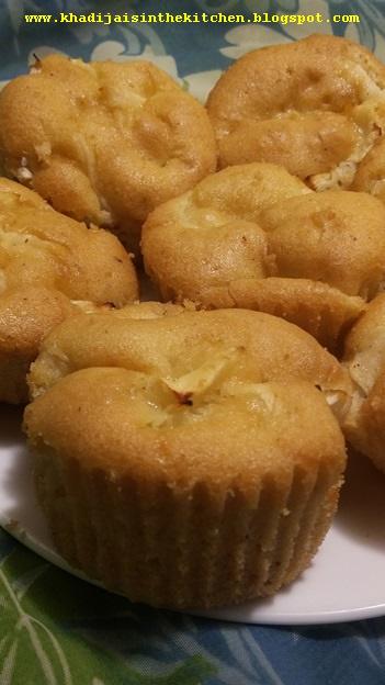 PETITS GÂTEAUX AUX POMMES / APPLE MUFFINS / MAGDALENAS DE MANZANA / مافن التفاح PETITS GÂTEAUX AUX POMMES / APPLE MUFFINS / MAGDALENAS DE MANZANA / مافن التفاح