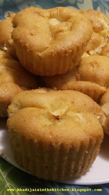 PETITS GÂTEAUX AUX POMMES / APPLE MUFFINS / MAGDALENAS DE MANZANA / مافن التفاح PETITS GÂTEAUX AUX POMMES / APPLE MUFFINS / MAGDALENAS DE MANZANA / مافن التفاح