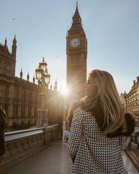 ▷ Obtenga su título en el extranjero en un programa de habla inglesa London-Blonde-Girl ▷ Obtenga su título en el extranjero en un programa de habla inglesa