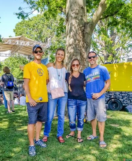 Musicians-corner-things-to-do-in-nashville-with-kids-2 ▷ Comente 15 cosas increíbles para hacer en Nashville con niños (¡a los adultos también les encantan!) Visitando Nashville con niños pequeños: cosas importantes que hacer en la ciudad de la música - Viajes con Tykes