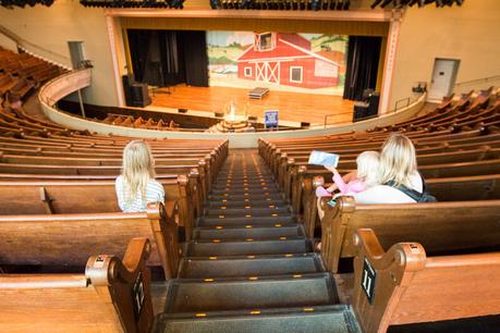 ryman-auditorium-2 ▷ Comente 15 cosas increíbles para hacer en Nashville con niños (¡a los adultos también les encantan!) Visitando Nashville con niños pequeños: cosas importantes que hacer en la ciudad de la música - Viajes con Tykes