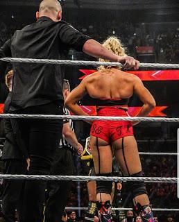 Video de Lacey Evans posando para la cámara en Extreme Rules Video de Lacey Evans posando para la cámara en Extreme Rules
