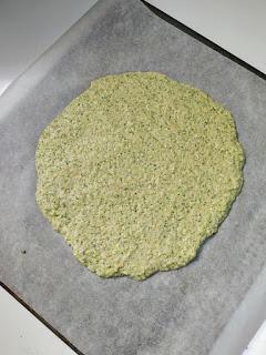Pizza con masa de brócoli - Sin leche, sin huevo, sin gluten Pizza con masa de brócoli - Sin leche, sin huevo, sin gluten
