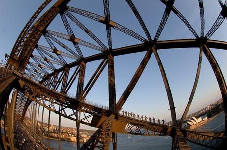 Cathedral-of-steel ▷ Comenta sobre ¿Harías la subida del puente del puerto de Sydney? por la guía para una experiencia inolvidable en Nueva Gales del Sur - DailyStar
