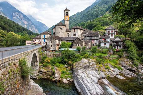 Lavertezzo-Switzerland.jpg.optimal ▷ Cómo visitar Ponte dei Salti, Valle Verzasca, Suiza