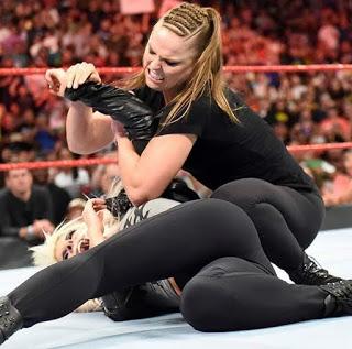 Ronda Rousey  apuntó de regresar  a la WWE