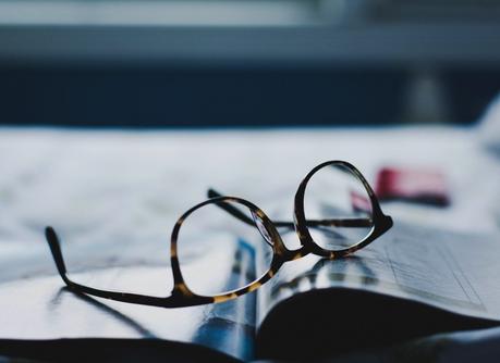 Llevar gafas no te hace ni más creativo ni más interesante