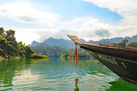 Long-tail-boat-on-Cheow-Lan-Lake-in-Khao-Sok-National-Park-Thailand.jpg.optimal ▷ Elephant Hills Tailandia - Nuestra experiencia, revisión y consejos