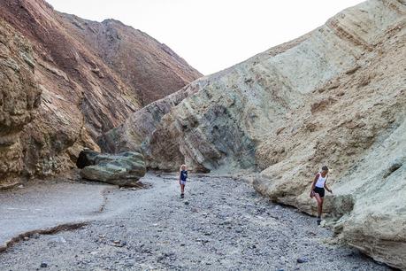 ▷ 9 cosas increíbles para hacer en el Parque Nacional Death Valley (para visitantes por primera vez) golden-canyon-trail-death-valley-np-3 ▷ 9 cosas increíbles para hacer en el Parque Nacional Death Valley (para visitantes por primera vez)