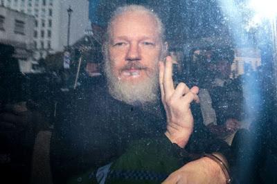 Mar de fondo entre el PSOE y Unidos Podemos, Ibex 35 presiona al Gobierno español y campaña de destrucción contra J. Assange. Mar de fondo entre el PSOE y Unidos Podemos, Ibex 35 presiona al Gobierno español y campaña de destrucción contra J. Assange.