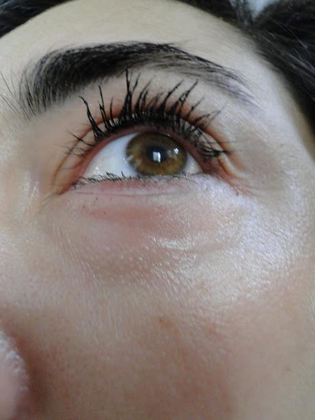 Unlimited mascara  de L'Oréal, cepillo multiposición para pestañas intensas.