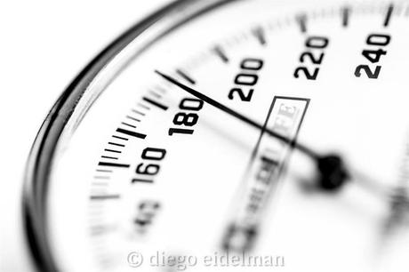 esfingomanómetro Técnicas de enfermería básica I: ¿Cómo tomar la tensión arterial (TA)?