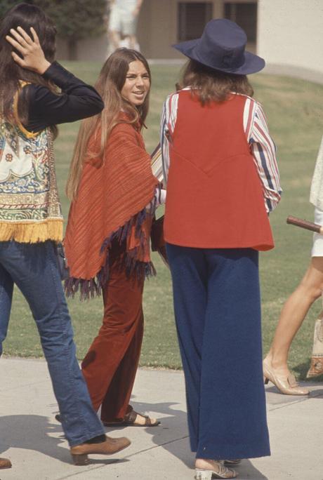 Fotos de los años 60 y la moda Hippie en la secundaría Fotos de los años 60 y la moda Hippie en la secundaría
