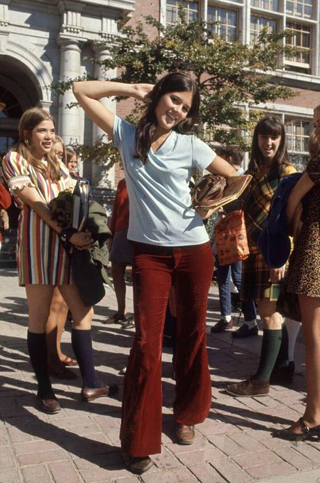 Fotos de los años 60 y la moda Hippie en la secundaría Fotos de los años 60 y la moda Hippie en la secundaría