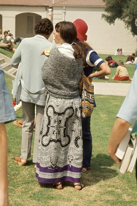 Fotos de los años 60 y la moda Hippie en la secundaría Fotos de los años 60 y la moda Hippie en la secundaría