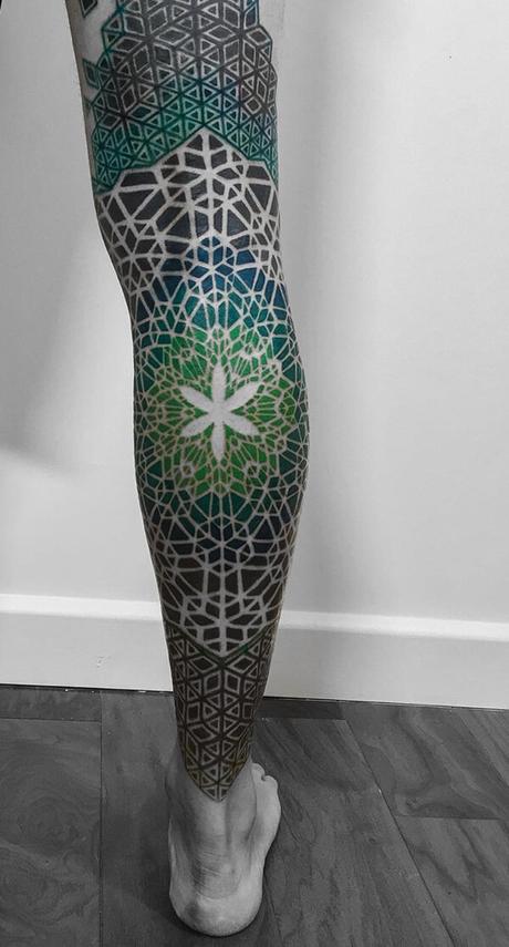 50 Tatuajes raros para tus piernas