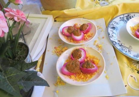 HUEVOS RELLENOS CON PATÉ DE ATÚN CASERO