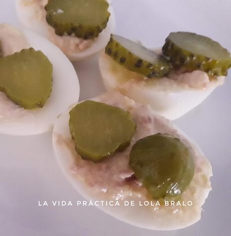 HUEVOS RELLENOS DE ATÚN
