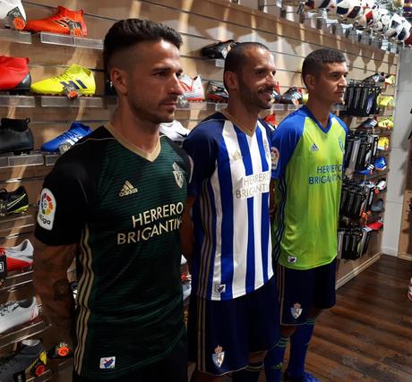 Así es la nueva equipación de la Ponferradina