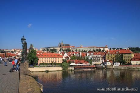 castillo-de-praga-desde-el-puente-de-carlos_1 Las 10 ciudades más bonitas de Europa (que has de ver al menos una vez)