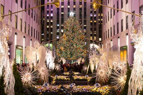 Rockefeller-Plaza-New-York-City-at-Christmas ▷ Comente el itinerario de 3 días en Nueva York para experimentar las mejores atracciones de Nueva York por 31 cosas perfectas para hacer en Nueva York con niños: una mezcla de paradas turísticas y aventuras únicas | Encuentra Vacaciones Familiares Baratas