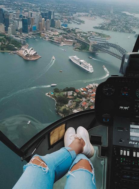 helicopter-over-sydney-australia ▷ La guía definitiva para visas de vacaciones de trabajo en Australia