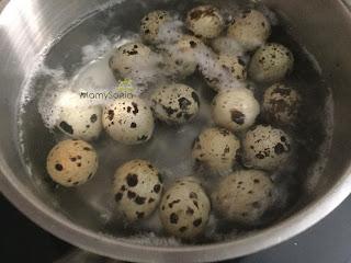 HUEVOS DE CODORNIZ REBOZADOS CON ALMENDRAS