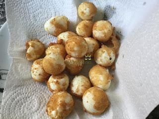 HUEVOS DE CODORNIZ REBOZADOS CON ALMENDRAS