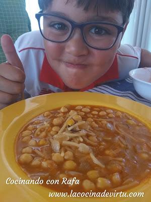 Garbanzos con fideos y mejilones