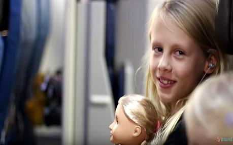 flying-to-hawaii ▷ Comenta sobre 10 consejos para sobrevivir un vuelo internacional con niños por Maddie