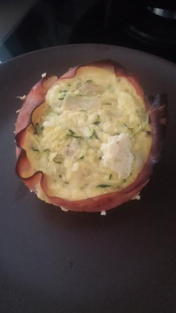 TARTALETAS DE JAMON, CALABACIN Y REQUESON