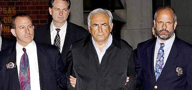 El «paseíllo» a Strauss-Kahn