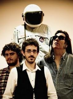 Stormy Mondays, al espacio sideral