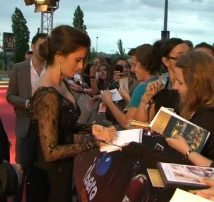 Penélope Cruz espléndida de Armani, en la noche de estreno en Madrid de Piratas del Mar Caribe
