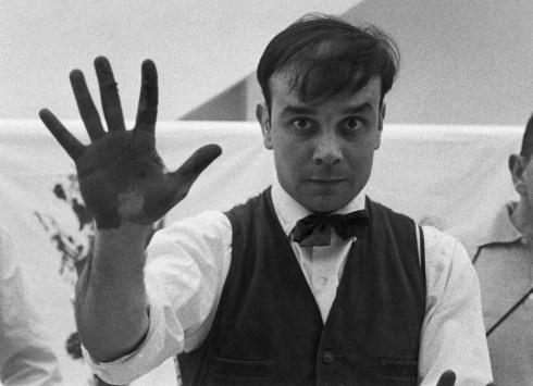 Sobre algo inmaterial y frágil: Yves Klein y Javier Velasco