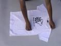Como doblar camisetas en 5 segundos - metodo japones