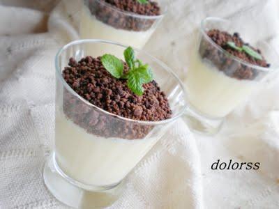 Crema de limón con migas de chocolate