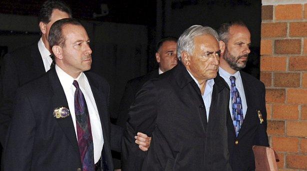 Juez ordena libertad de Strauss-Kahn