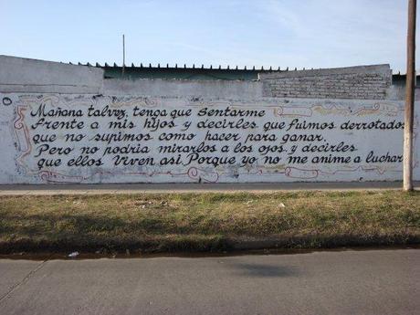 Una pintada para el día de la reflexión